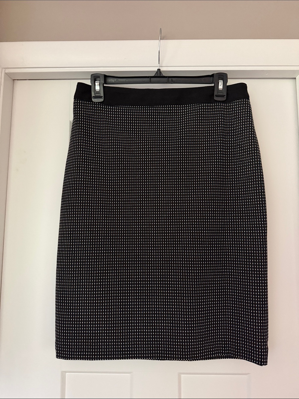 White House Black Market Black and White Microdot Pencil Skirt